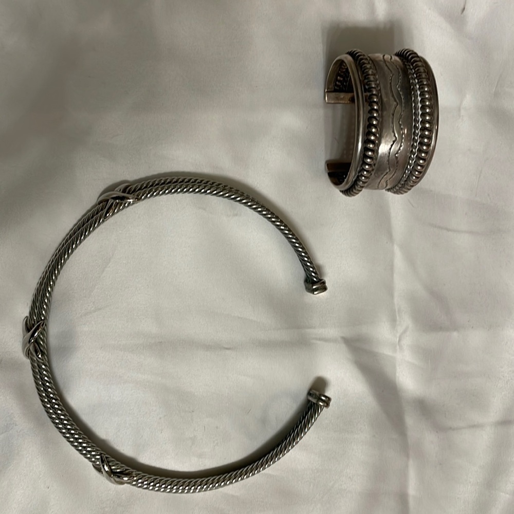 Tahe bracket, and necklace